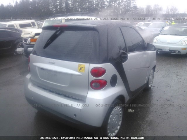 WMEEJ31X79K221047 - 2009 SMART FORTWO PURE/PASSION SILVER photo 4
