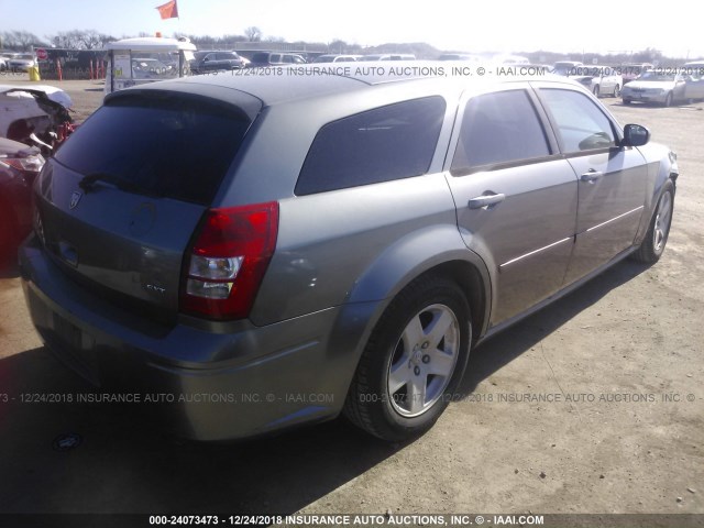 2D4FV48V45H548897 - 2005 DODGE MAGNUM SXT SILVER photo 4