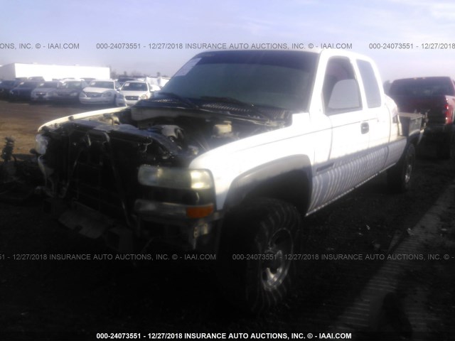 1GBHC29U42E299322 - 2002 CHEVROLET SILVERADO C2500 HEAVY DUTY WHITE photo 2