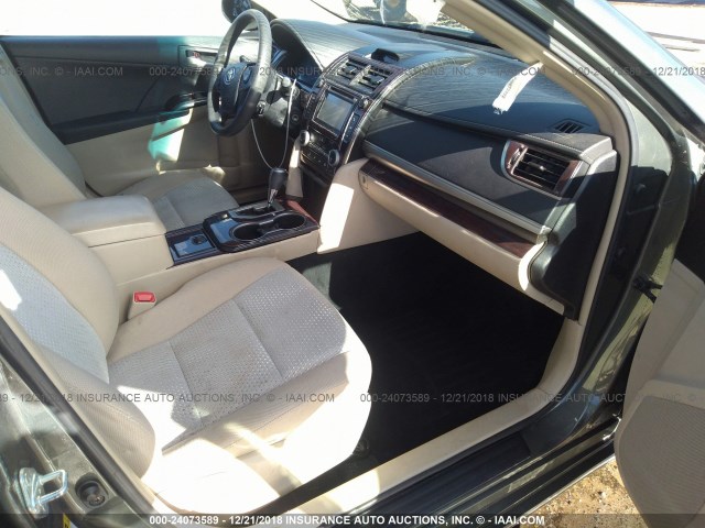 4T4BF1FK8CR256620 - 2012 TOYOTA CAMRY SE/LE/XLE GRAY photo 5