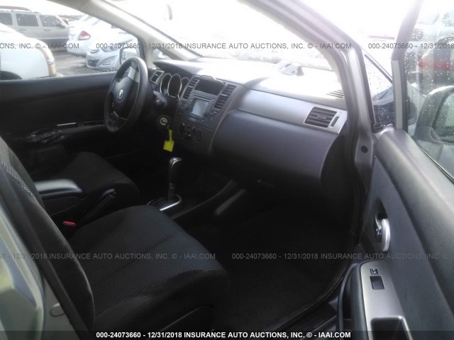 3N1BC1CP0BL376446 - 2011 NISSAN VERSA S/SL GRAY photo 5