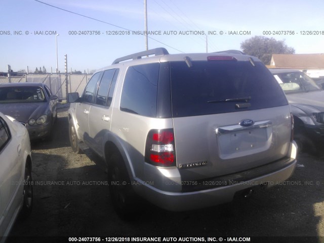 1FMEU63848UA70230 - 2008 FORD EXPLORER XLT SILVER photo 3