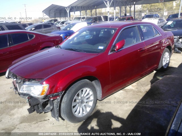 2C3CCAAG4EH272760 - 2014 CHRYSLER 300 RED photo 2