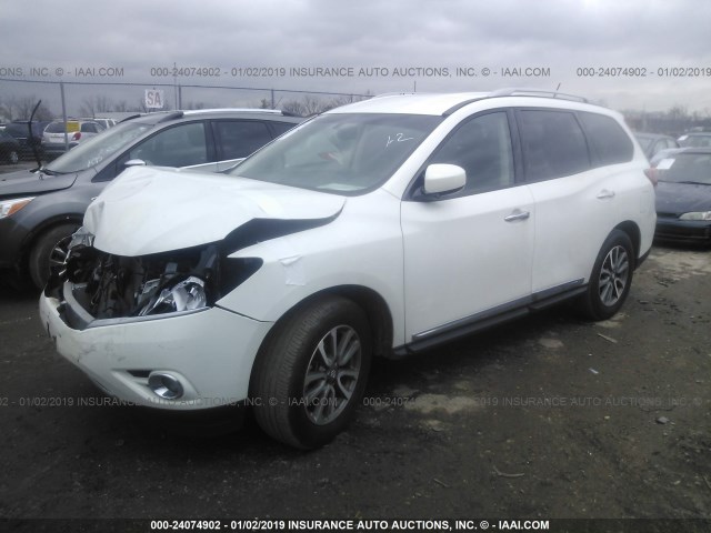 5N1AR2MM7DC663312 - 2013 NISSAN PATHFINDER S/SV/SL/PLATINUM WHITE photo 2