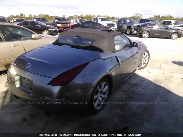 JN1AZ36A64T003701 - 2004 NISSAN 350Z ROADSTER SILVER photo 4