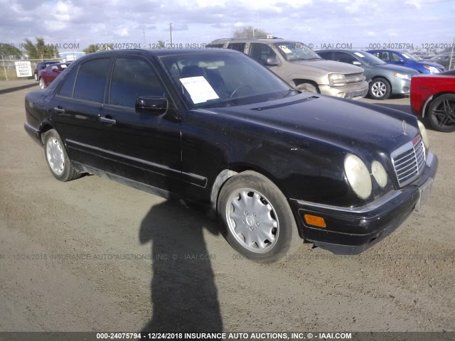 WDBJF55F8TJ005909 - 1996 MERCEDES-BENZ E 320 BLACK photo 1