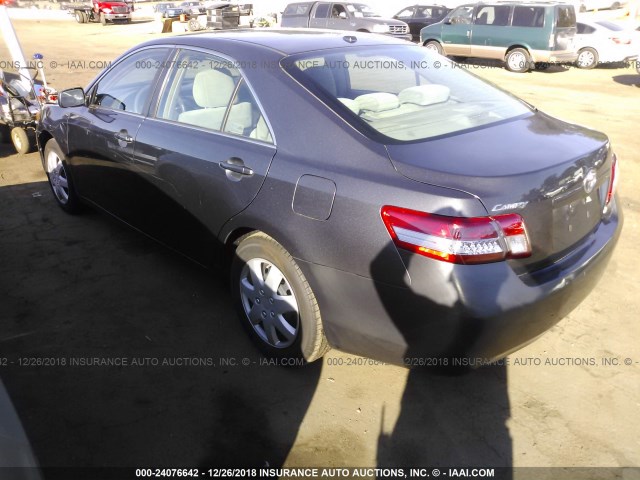 4T1BF3EK5AU088777 - 2010 TOYOTA CAMRY SE/LE/XLE 灰色 照片 3