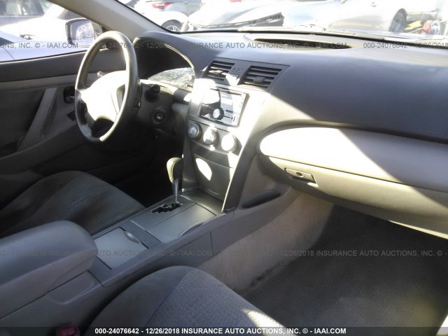 4T1BF3EK5AU088777 - 2010 TOYOTA CAMRY SE/LE/XLE 灰色 照片 5