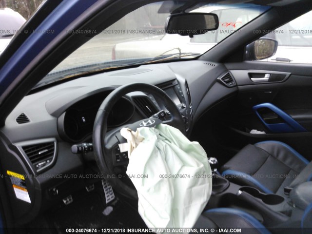 KMHTC6AE0GU260947 - 2016 HYUNDAI VELOSTER TURBO BLUE photo 5