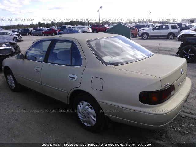 4T1BG12K5TU754139 - 1996 TOYOTA CAMRY DX/LE/XLE Champagne photo 3