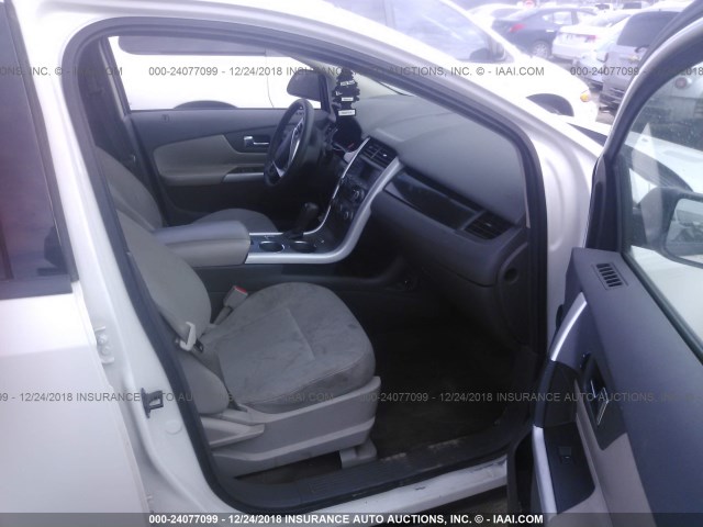 2FMDK3GC8CBA91708 - 2012 FORD EDGE SE WHITE photo 5