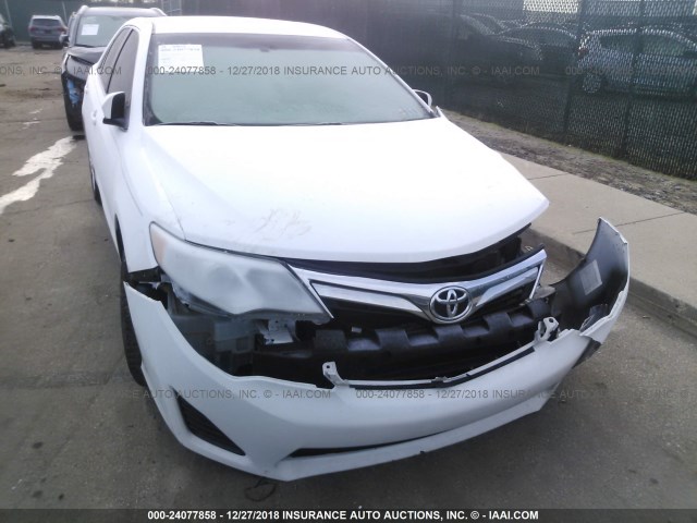 4T1BF1FK6DU717325 - 2013 TOYOTA CAMRY L/SE/LE/XLE 白色 照片 6