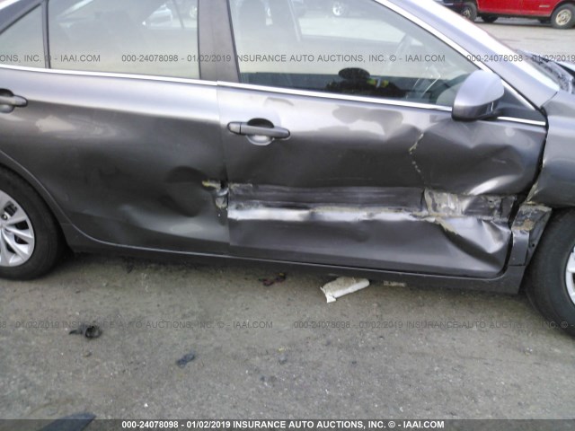 4T4BF1FK6FR460692 - 2015 TOYOTA CAMRY LE/XLE/SE/XSE GRAY photo 6