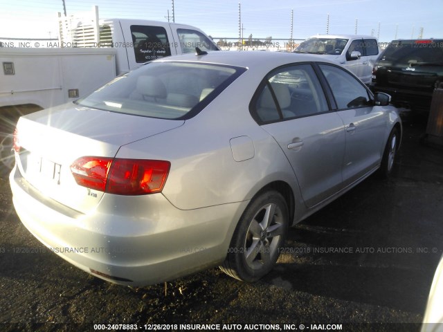 3VWLL7AJ5BM087556 - 2011 VOLKSWAGEN JETTA TDI TAN photo 4