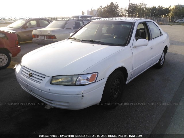 4T1BG22K9XU493481 - 1999 TOYOTA CAMRY CE/LE/XLE WHITE photo 2