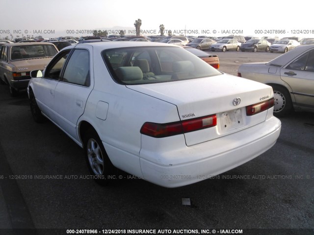 4T1BG22K9XU493481 - 1999 TOYOTA CAMRY CE/LE/XLE WHITE photo 3