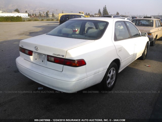 4T1BG22K9XU493481 - 1999 TOYOTA CAMRY CE/LE/XLE WHITE photo 4