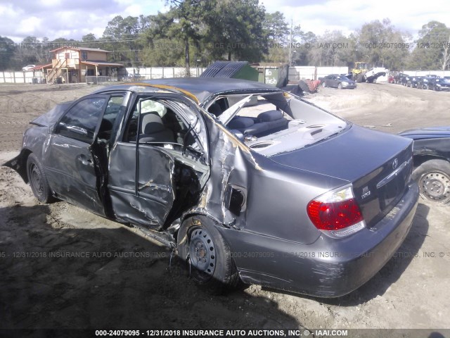 4T1BE32K35U532316 - 2005 TOYOTA CAMRY LE/XLE/SE GRAY photo 3