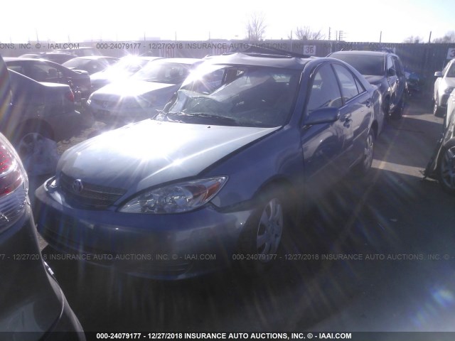 4T1BE32KX2U620677 - 2002 TOYOTA CAMRY LE/XLE/SE BLUE photo 2