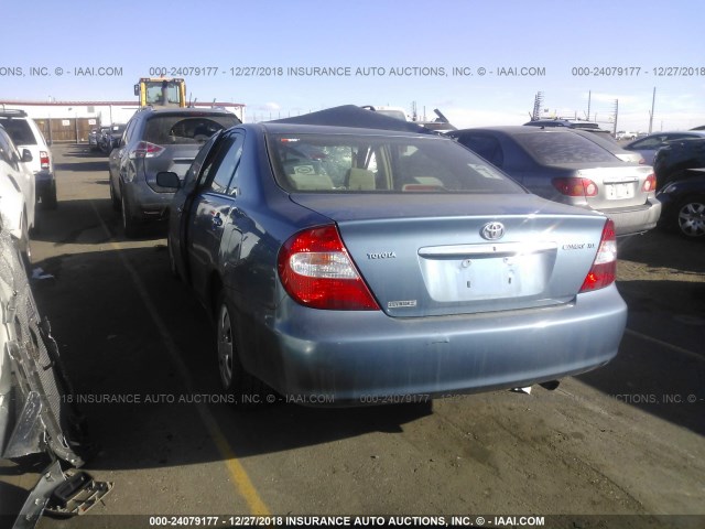 4T1BE32KX2U620677 - 2002 TOYOTA CAMRY LE/XLE/SE BLUE photo 3