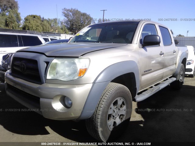 5TEJU62N77Z420594 - 2007 TOYOTA TACOMA DOUBLE CAB PRERUNNER GOLD photo 2