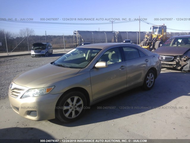 4T1BF3EK1BU624562 - 2011 TOYOTA CAMRY SE/LE/XLE 金色 照片 2