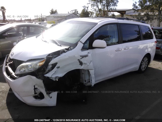 5TDYK3DC5CS207259 - 2012 TOYOTA SIENNA XLE/LIMITED WHITE photo 2