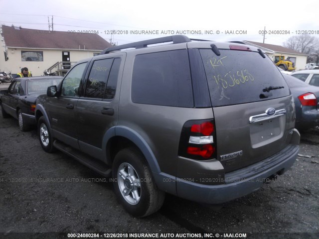 1FMEU73E76UB37959 - 2006 FORD EXPLORER XLT GOLD photo 3