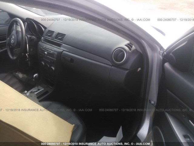 JM1BK323281782500 - 2008 MAZDA 3 S SILVER photo 5