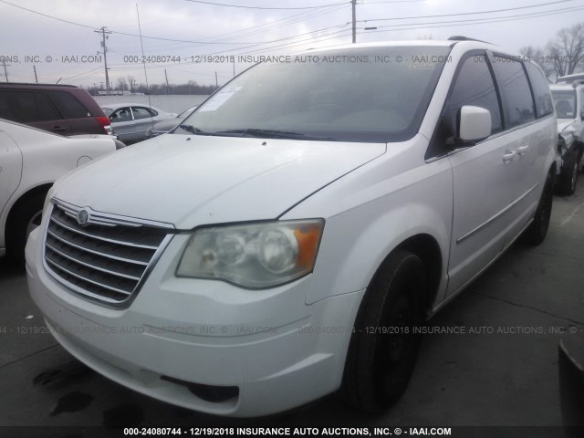 2A4RR5D17AR324240 - 2010 CHRYSLER TOWN & COUNTRY TOURING WHITE photo 2