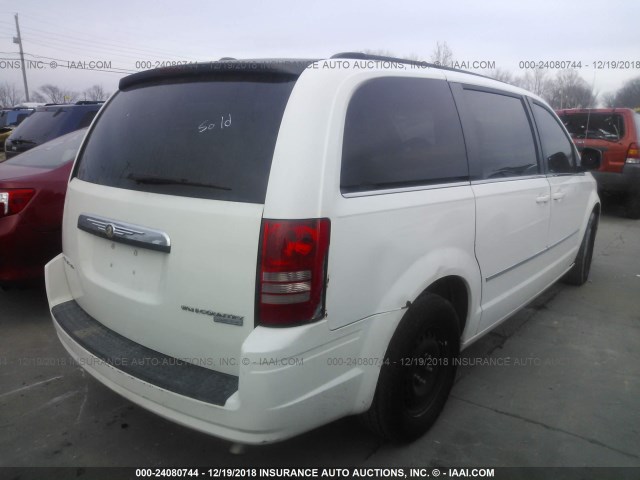 2A4RR5D17AR324240 - 2010 CHRYSLER TOWN & COUNTRY TOURING WHITE photo 4