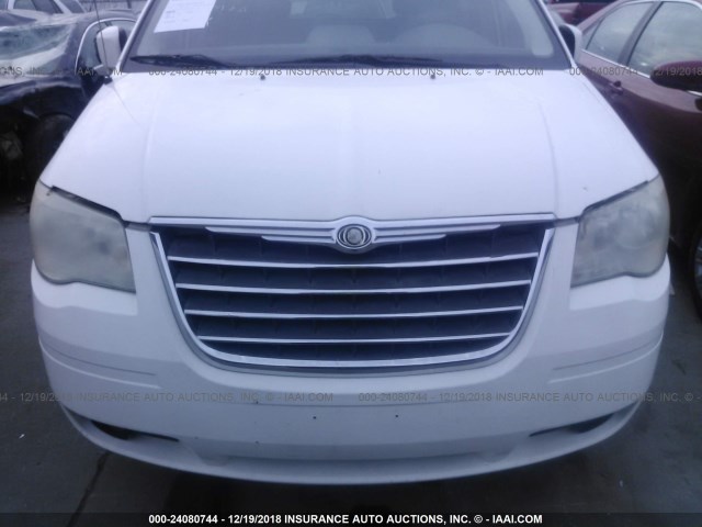 2A4RR5D17AR324240 - 2010 CHRYSLER TOWN & COUNTRY TOURING WHITE photo 6