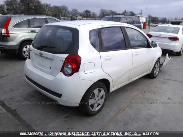 KL1TD66E69B335859 - 2009 CHEVROLET AVEO LS/LT WHITE photo 4