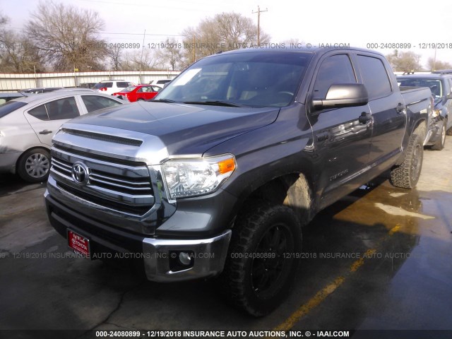 5TFDW5F19FX481301 - 2015 TOYOTA TUNDRA GRAY photo 2