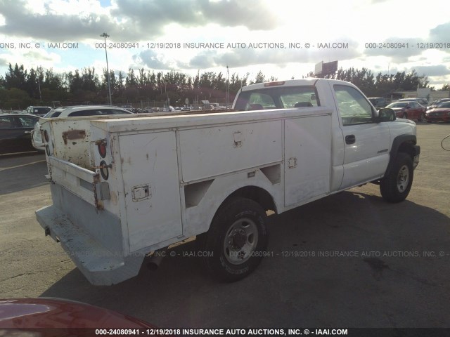 1GCHC24U95E305736 - 2005 CHEVROLET SILVERADO C2500 HEAVY DUTY WHITE photo 4