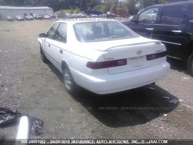 4T1BG22K3VU119171 - 1997 TOYOTA CAMRY CE/LE/XLE WHITE photo 3