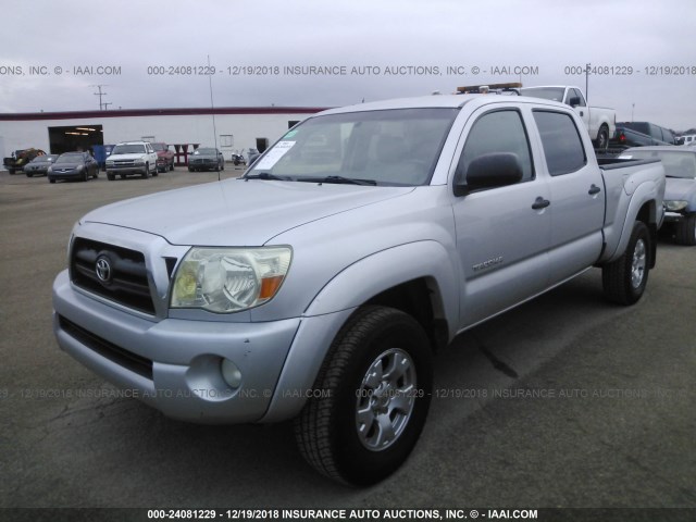 5TEKU72N16Z186610 - 2006 TOYOTA TACOMA DBL CAB PRERUNNER LNG BED SILVER photo 2