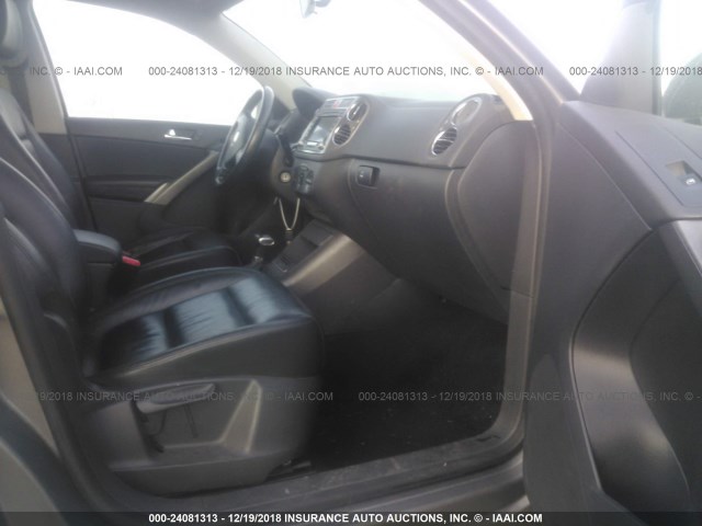 WVGBV75N29W546263 - 2009 VOLKSWAGEN TIGUAN GRAY photo 5