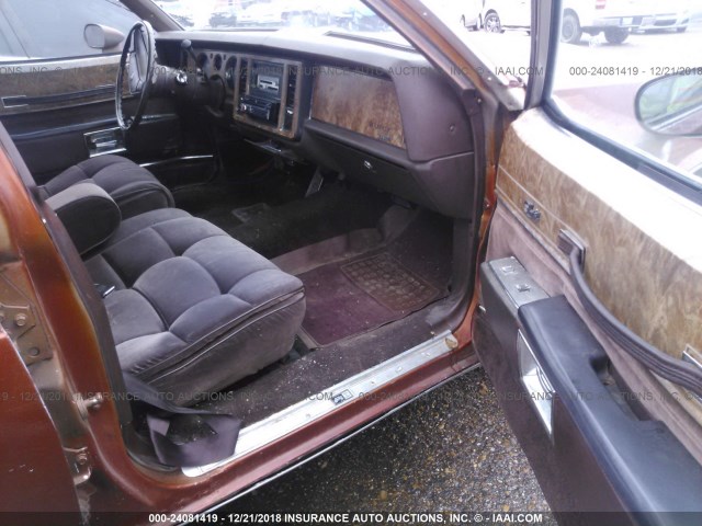 1G4AP69Y2DX466369 - 1983 BUICK LESABRE LIMITED BROWN photo 5