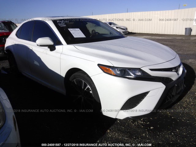 JTNB11HK3J3010356 - 2018 TOYOTA CAMRY L/LE/XLE/SE/XSE WHITE photo 1