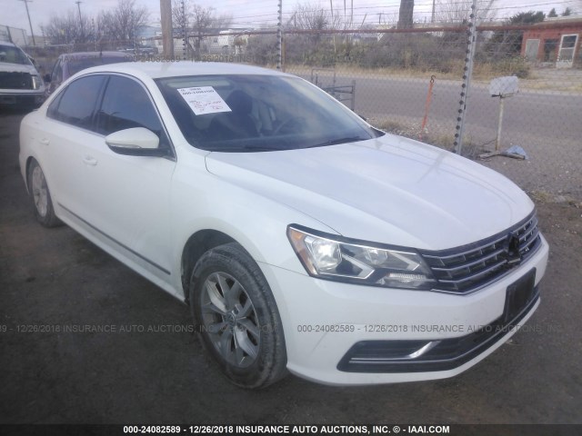 1VWAT7A3XHC052062 - 2017 VOLKSWAGEN PASSAT S WHITE photo 1