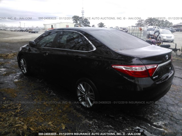 4T1BF1FK6GU170139 - 2016 TOYOTA CAMRY LE/XLE/SE/XSE BLACK photo 3