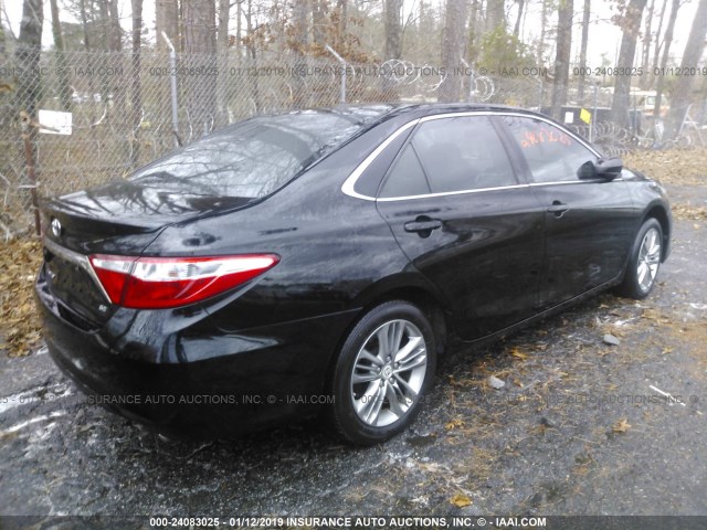 4T1BF1FK6GU170139 - 2016 TOYOTA CAMRY LE/XLE/SE/XSE BLACK photo 4