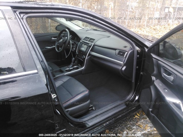 4T1BF1FK6GU170139 - 2016 TOYOTA CAMRY LE/XLE/SE/XSE BLACK photo 5