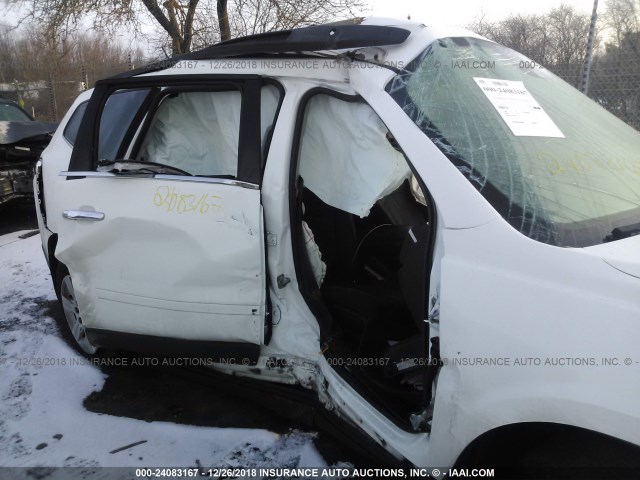 1GNLRFEDXAJ246381 - 2010 CHEVROLET TRAVERSE LT WHITE photo 6