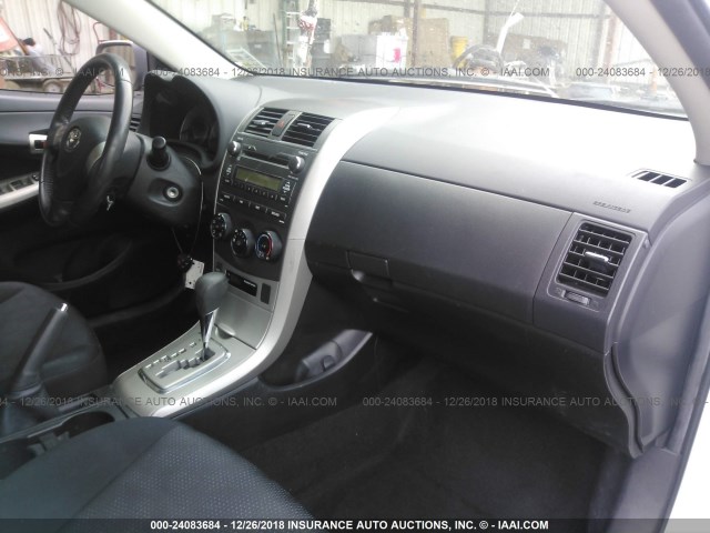 1NXBU4EE0AZ305562 - 2010 TOYOTA COROLLA S/LE/XLE WHITE photo 5