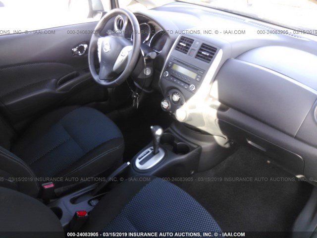 3N1CE2CP4EL406170 - 2014 NISSAN VERSA NOTE S/S PLUS/SV/SL GRAY photo 5