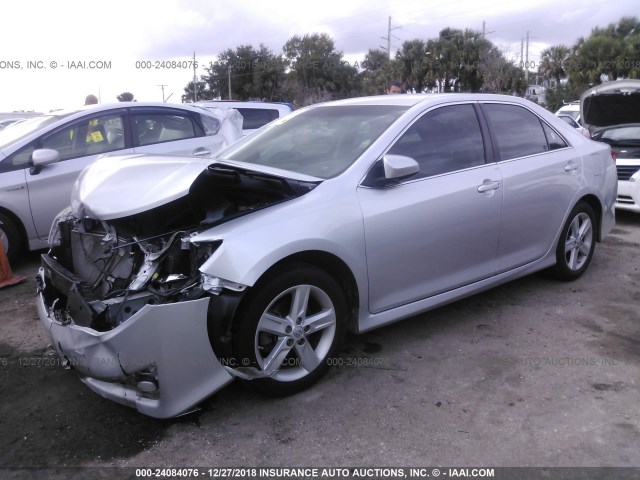 4T1BF1FK8EU320314 - 2014 TOYOTA CAMRY L/SE/LE/XLE 银色 照片 2