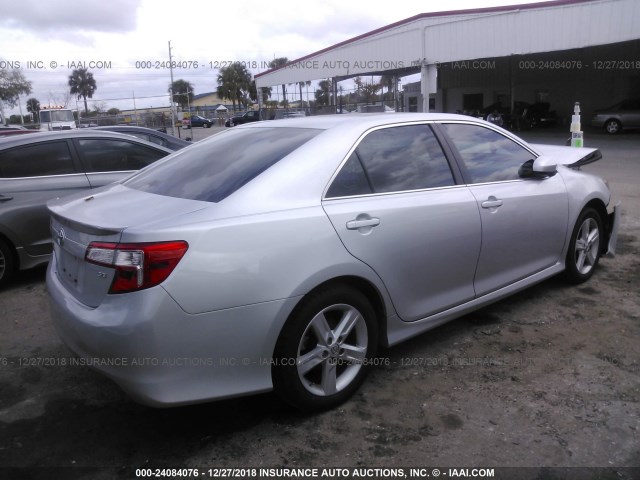 4T1BF1FK8EU320314 - 2014 TOYOTA CAMRY L/SE/LE/XLE 银色 照片 4