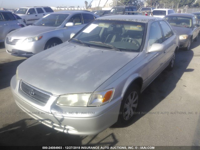 4T1BF22K0YU106692 - 2000 TOYOTA CAMRY LE/XLE 银色 照片 2